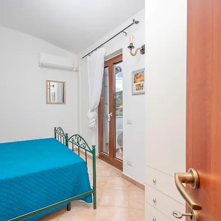 Apartamento Terrazza Privata, Pochi Passi Dalla Porto Taverna Vaccileddi