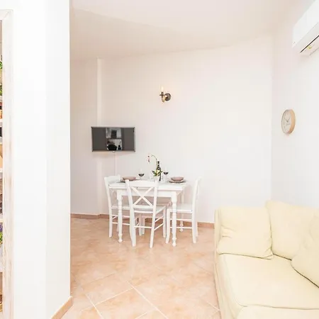 Apartamento Terrazza Privata, Pochi Passi Dalla Porto Taverna *