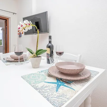 Terrazza Privata, Pochi Passi Dalla Porto Taverna Apartmán